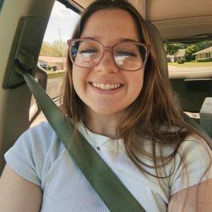 Meet your Posher, Mia